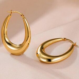 Lightweight gold oval hoops